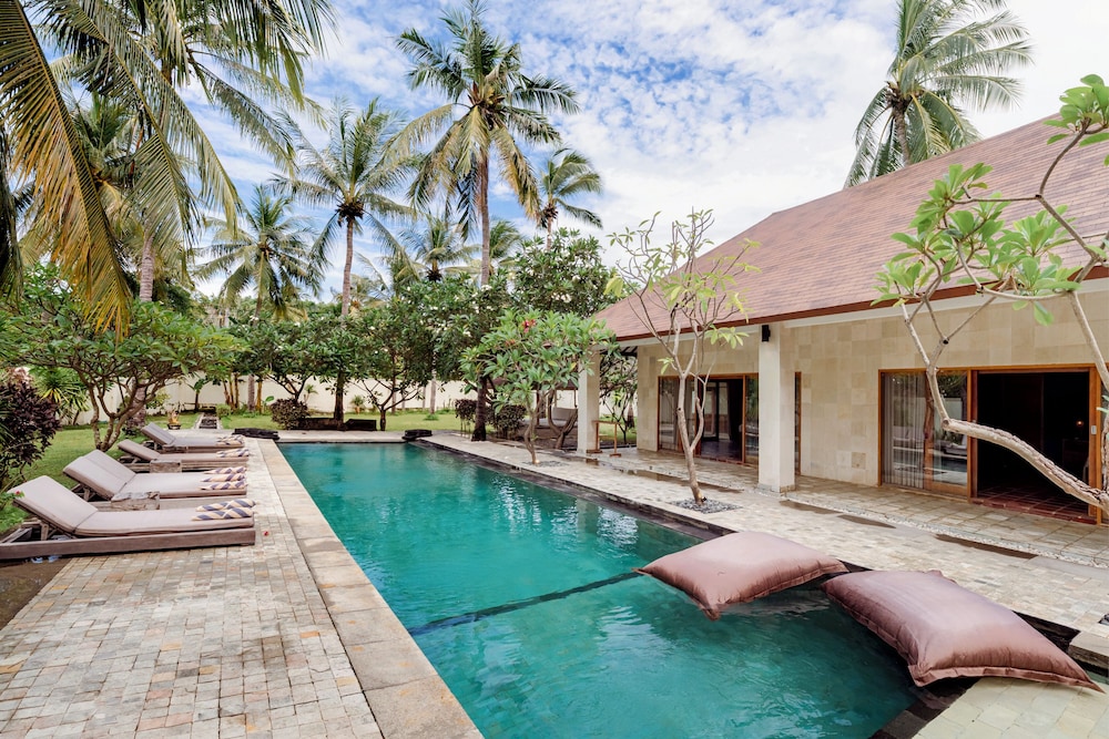 Private pool