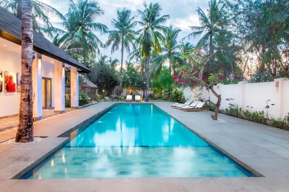 Private pool