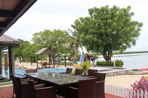 thumbnail: Outdoor dining