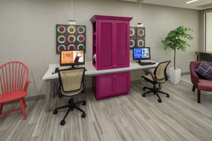 thumbnail: Business center