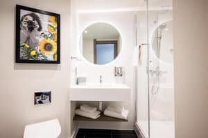 thumbnail: Bathroom shower