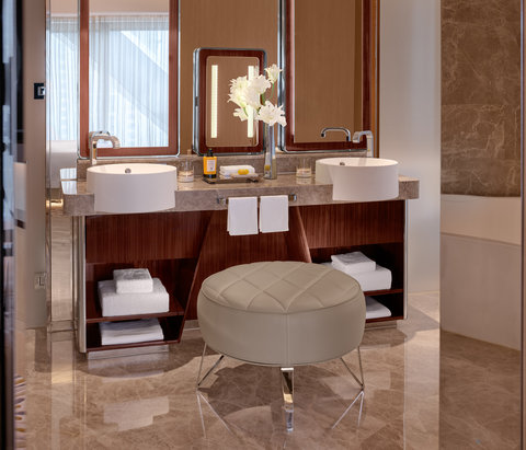 Morpheus Hotel Executive Signature Suite VSB