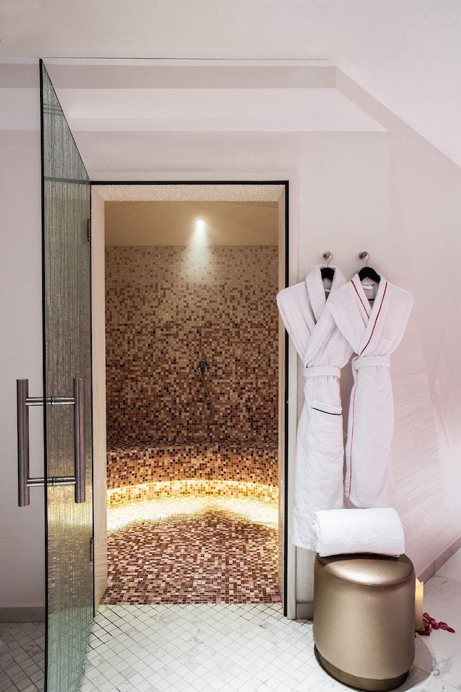 Steam room