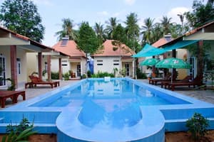 thumbnail: Outdoor pool