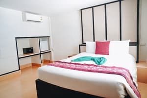 thumbnail: Room