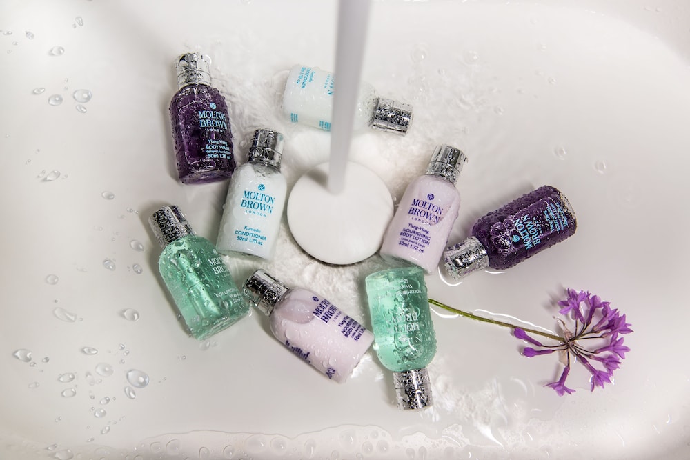 Bathroom amenities