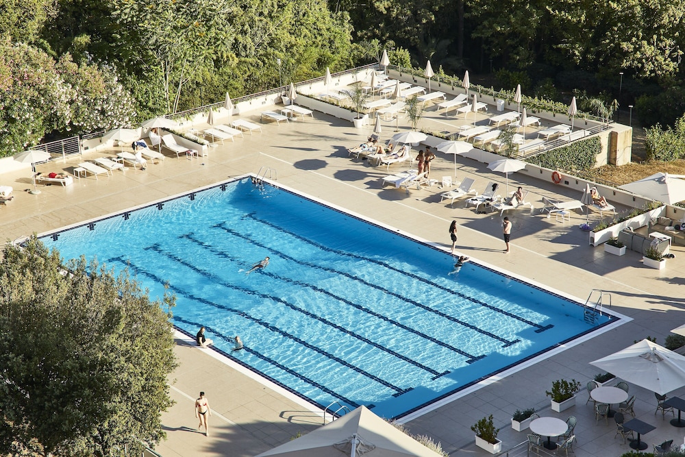 Rooftop pool
