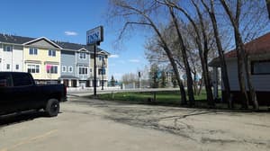 thumbnail: Exterior