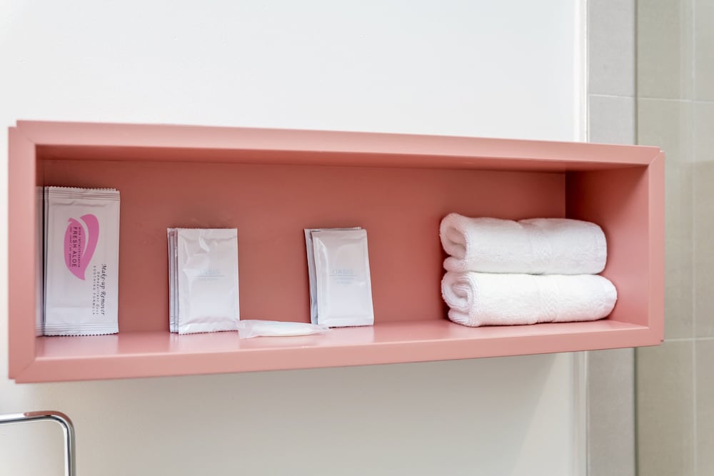Bathroom amenities