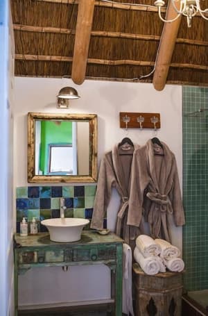 thumbnail: Bathroom amenities