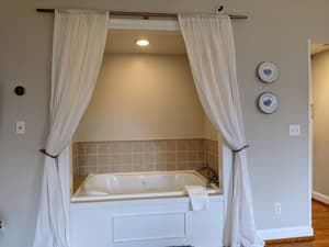 thumbnail: Jetted tub