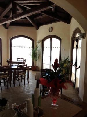 thumbnail: Breakfast area
