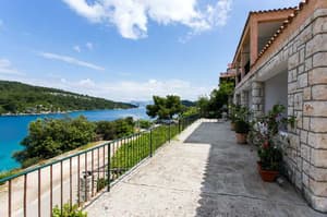 thumbnail: General view