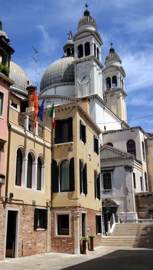 thumbnail: Exterior