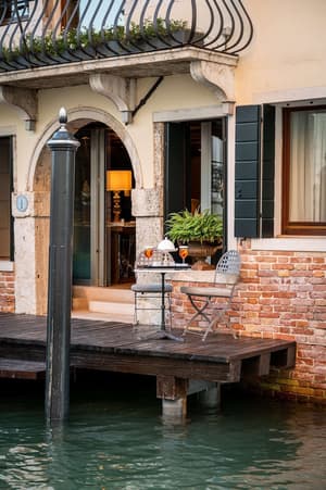 thumbnail: Exterior