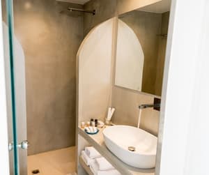 thumbnail: Bathroom amenities