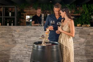 thumbnail: Bar (on property)