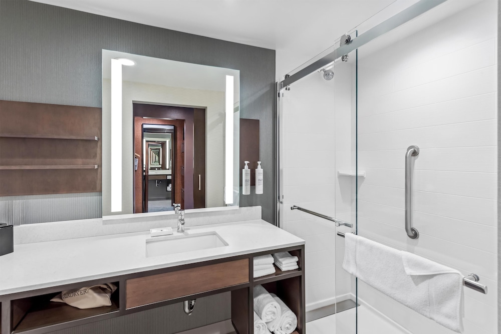 Bathroom shower