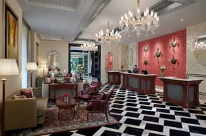 thumbnail: Bar (on property)