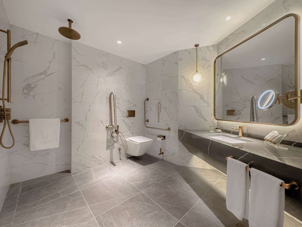 Bathroom shower