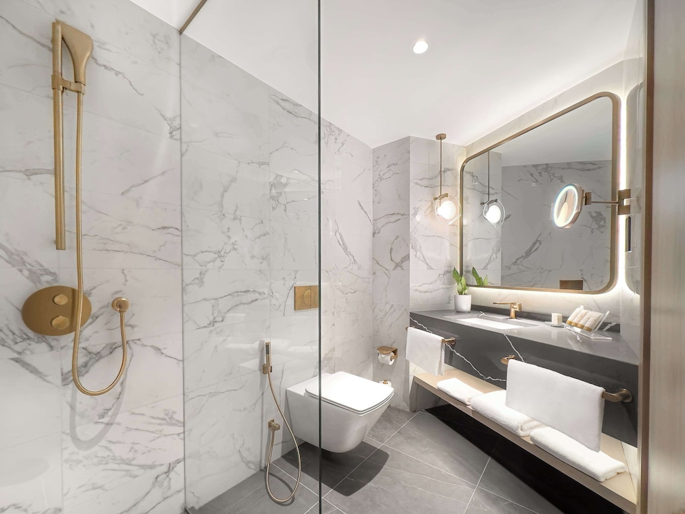 Bathroom shower