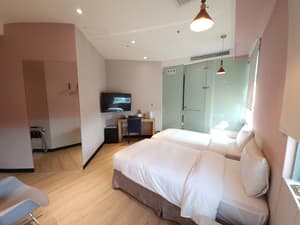 thumbnail: Room