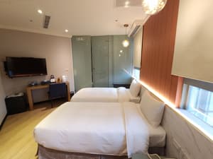 thumbnail: Room
