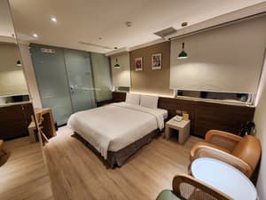 thumbnail: Room