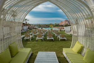 thumbnail: Bar (on property)