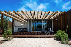 thumbnail: Exterior