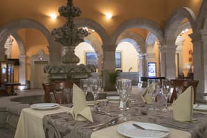 thumbnail: Restaurant