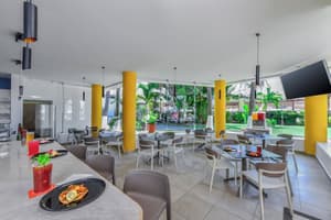 thumbnail: Restaurant