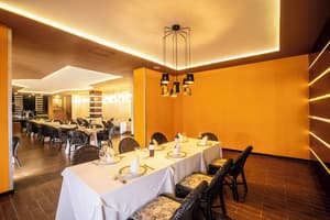 thumbnail: Restaurant