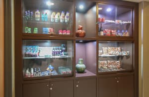 thumbnail: Gift shop