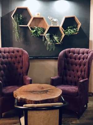 thumbnail: Bar (on property)