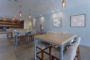 thumbnail: Restaurant