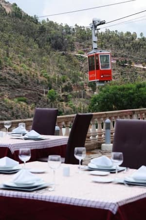 thumbnail: Outdoor dining