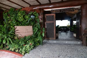 thumbnail: Exterior
