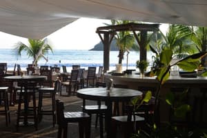 thumbnail: Bar (on property)