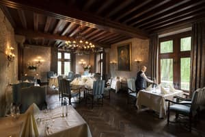 thumbnail: Restaurant