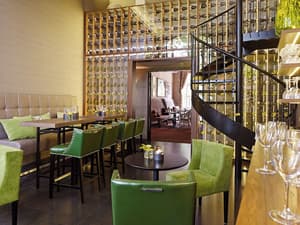 thumbnail: Bar (on property)
