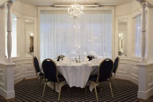 thumbnail: Restaurant