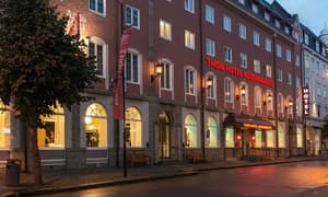 thumbnail: Front of property - evening/night