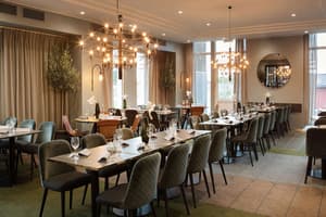 thumbnail: Restaurant
