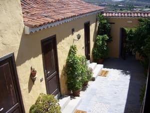 thumbnail: Exterior