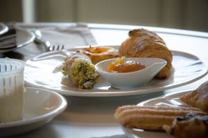 thumbnail: Breakfast area