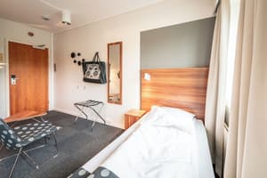 thumbnail: Room