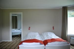 thumbnail: Motel 4 bed apartment