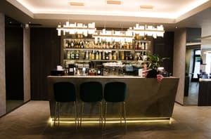 thumbnail: Bar (on property)