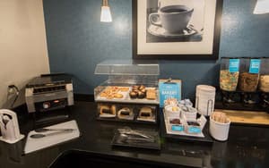 thumbnail: Breakfast area